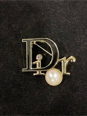 Fashion Jewelry Black Enamel Logo Brooch with Faux Pearl and Crystal Accents